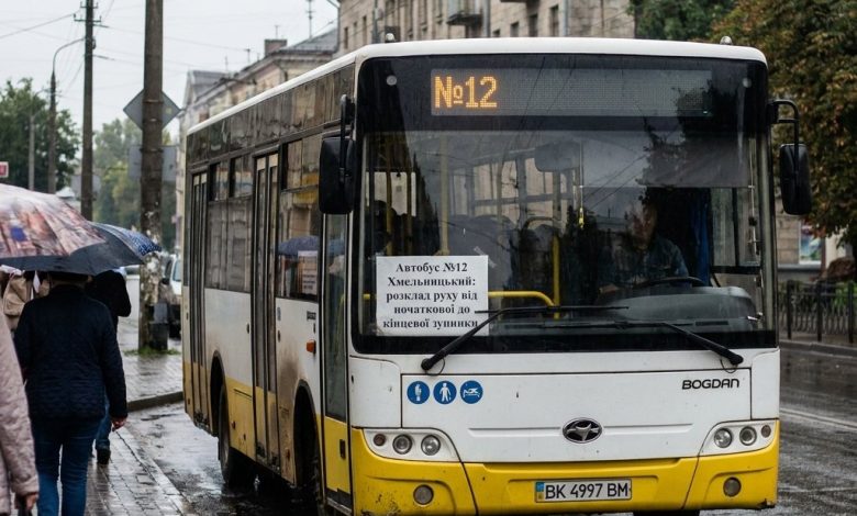 Автобус №12 Хмельницький: розклад руху від початкової до кінцевої зупинки