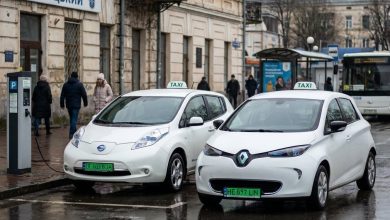 Електротаксі у Хмельницькому: які служби використовують електромобілі та які тарифи